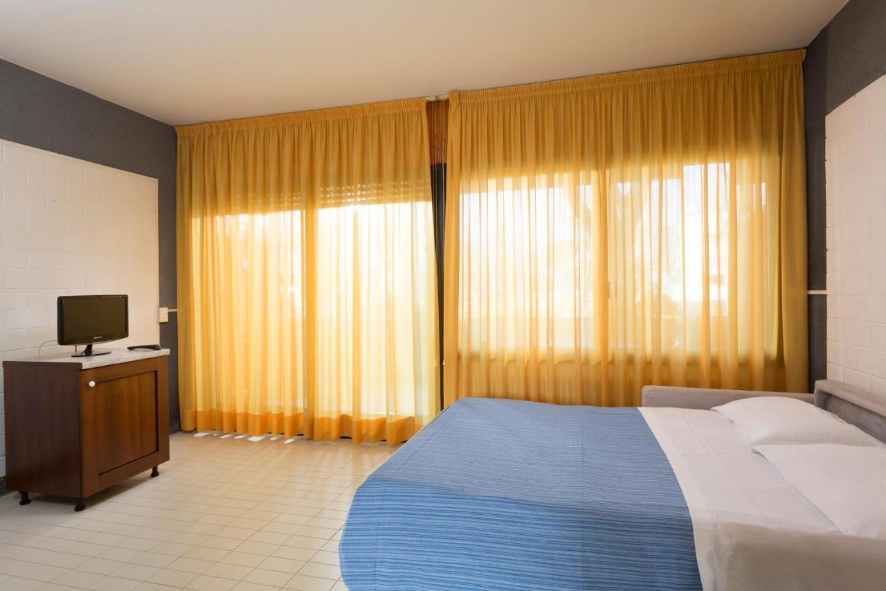 Appartamenti Mimosa Milano Marittima Luaran gambar
